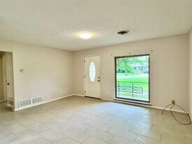 2614 Denison St, Unit 26 in Denton, TX - Building Photo
