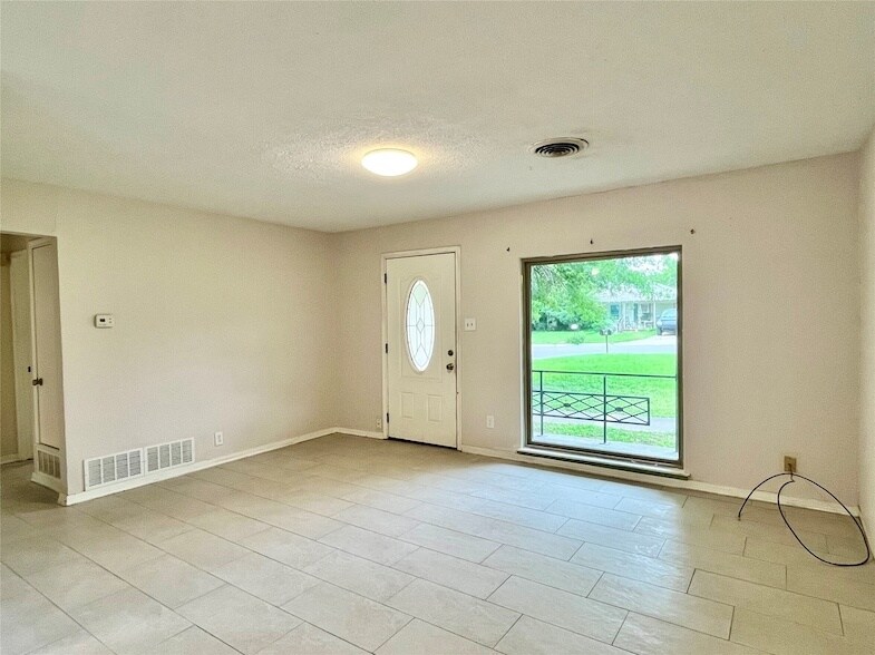 2614 Denison St, Unit 26 in Denton, TX - Building Photo