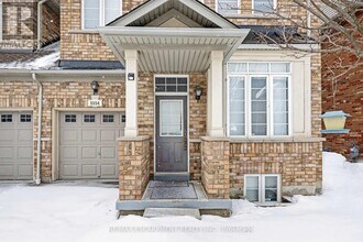 5554 Waterwind Crescent in Mississauga, ON - Building Photo - Building Photo