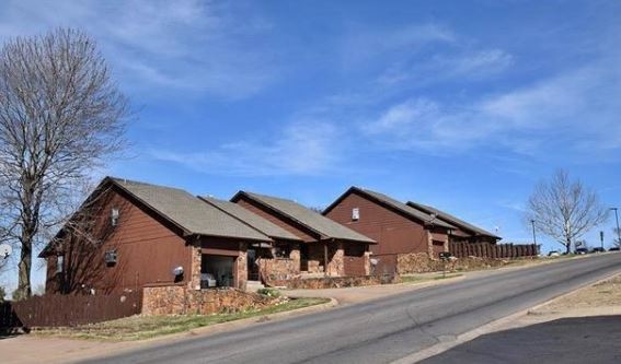 1313-1315 E Boone St in Tahlequah, OK - Building Photo