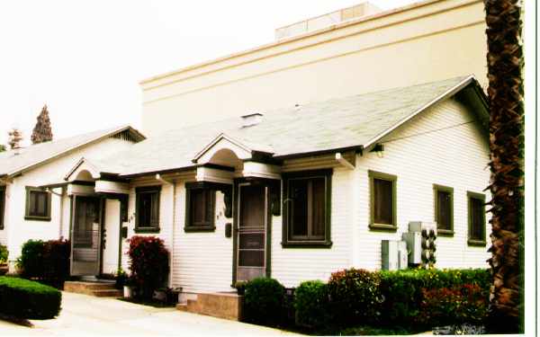 855-871 E Elizabeth St in Pasadena, CA - Building Photo - Building Photo