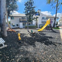 Oak Hill Apartments in Escondido, CA - Foto de edificio - Building Photo