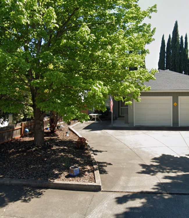 property at 2946-2946 Stacie Wy