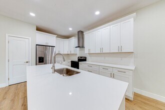239 N Pine Ave in Oviedo, FL - Building Photo - Building Photo
