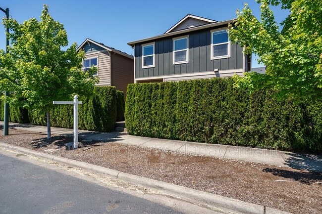 2973 25th Ave in Forest Grove, OR - Building Photo - Building Photo