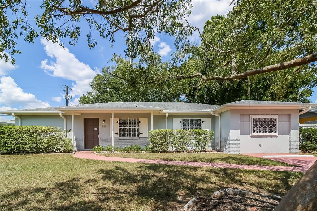 804 Greenbriar Dr in Brandon, FL - Building Photo