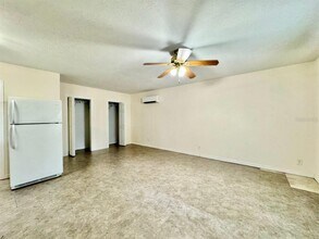 4013 N Munro St-Unit -B in Tampa, FL - Building Photo - Building Photo