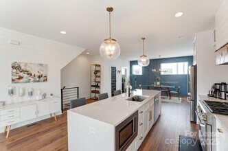 238 Walnut Ave in Charlotte, NC - Foto de edificio - Building Photo