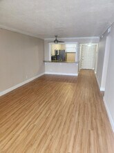 114 Lake Emerald Dr in Oakland Park, FL - Building Photo - Building Photo