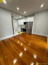 474 Commonwealth Avenue, Unit 9 in Boston, MA - Foto de edificio - Building Photo