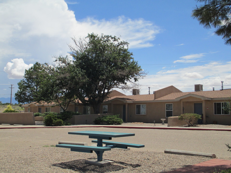 Rio Vista Manor Senior Living in Rio Communities, NM - Foto de edificio