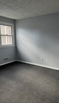 101 Lily St, Unit Great 2BD in Paterson, NJ - Building Photo - Building Photo