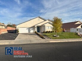 82 N 2200 E in Saint George, UT - Building Photo