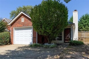 1092 Britley Park Ln in Woodstock, GA - Building Photo