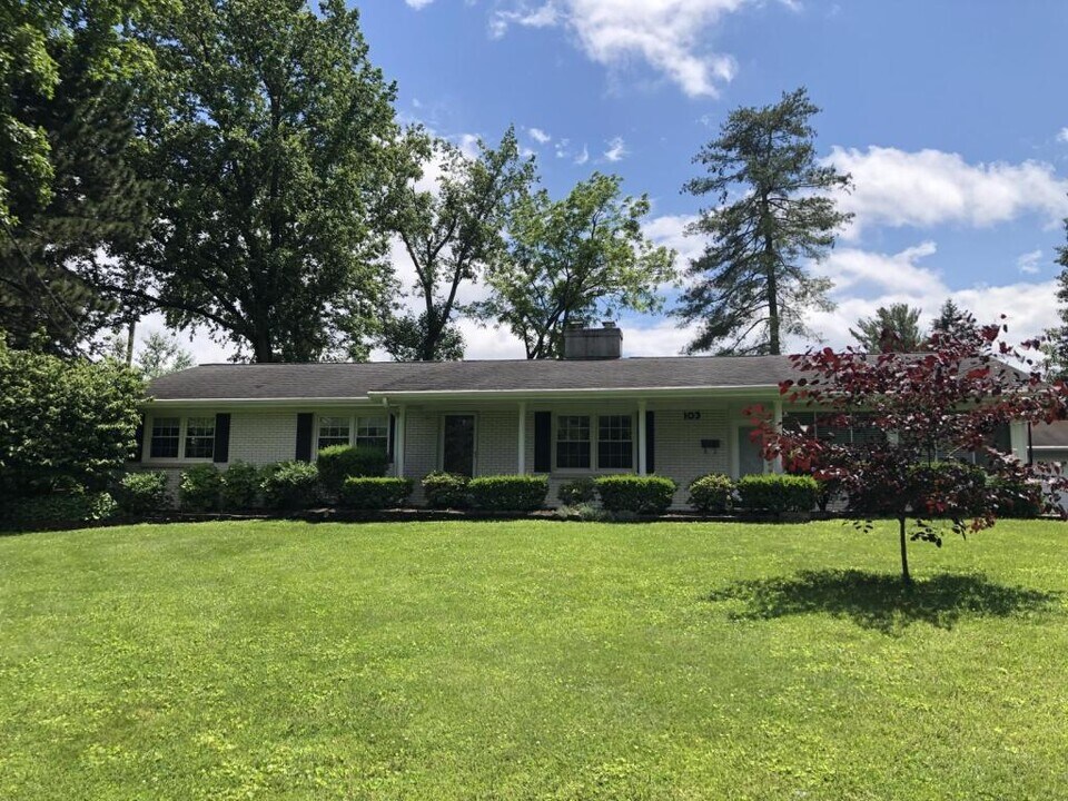 103 Helmwood Dr in Elizabethtown, KY - Building Photo