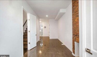 815 N Calhoun St-Unit -2 in Baltimore, MD - Foto de edificio - Building Photo