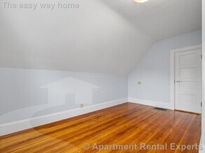 57 Hawthorne St, Unit #2 in Somerville, MA - Foto de edificio - Building Photo