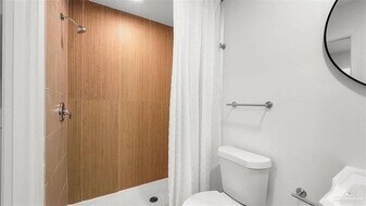 501 E Matz Ave, Unit 2 in Harlingen, TX - Building Photo