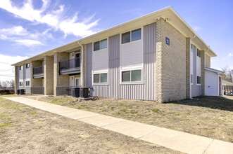 Sunset Village Apartments in Cleveland, MS - Foto de edificio - Building Photo