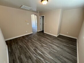 1737 W Median Ave in Porterville, CA - Building Photo - Building Photo