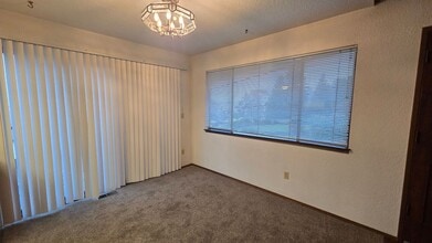 2012 Vernon Rd in Lake Stevens, WA - Building Photo - Building Photo