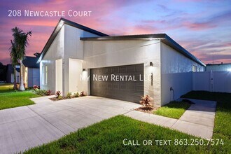 208 Newcastle in Winter Haven, FL - Foto de edificio - Building Photo