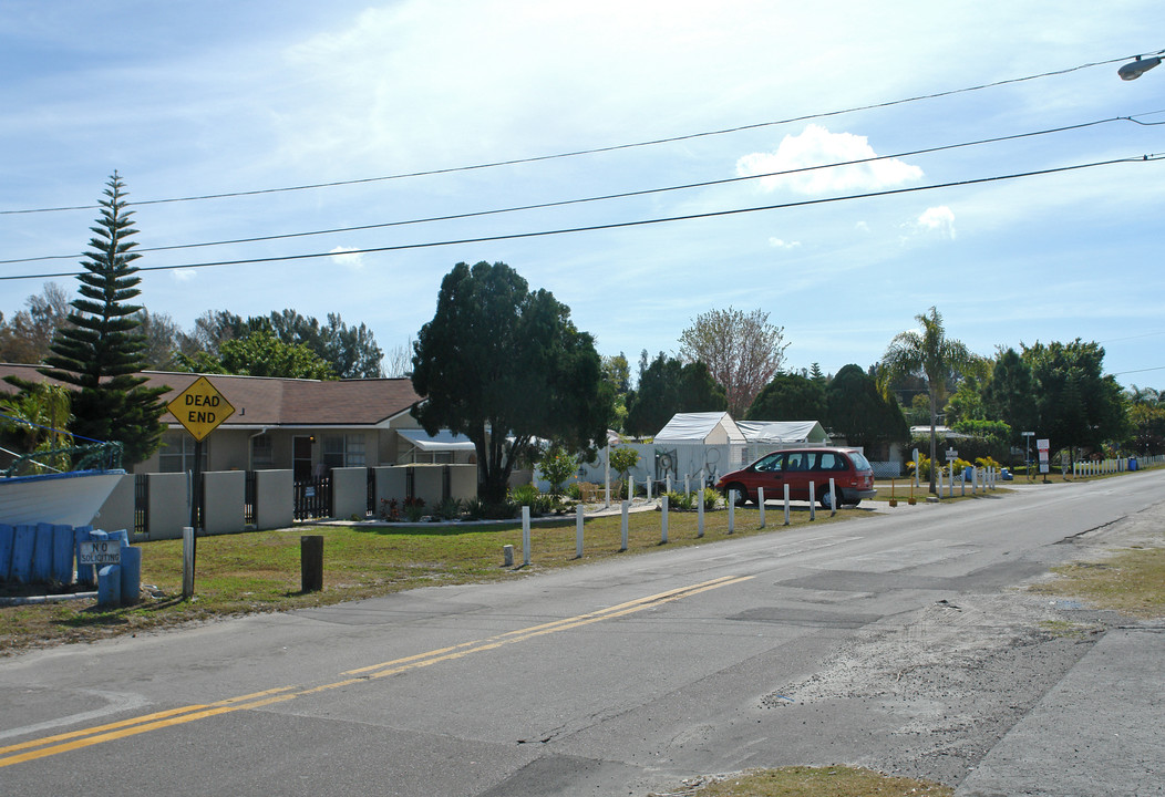 Mariners Cove Mobil Home Park in Clearwater, FL - Building Photo