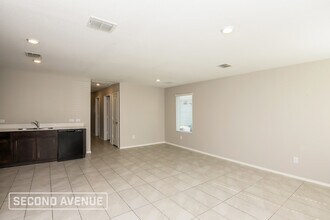 8728 Texas Risinger Dr in Fort Worth, TX - Foto de edificio - Building Photo