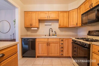 1605 Thames Ct in Wheaton, IL - Building Photo - Building Photo
