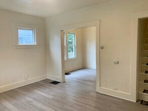 1729 Edwards Ave NE, Unit 1729 in Canton, OH - Foto de edificio - Building Photo