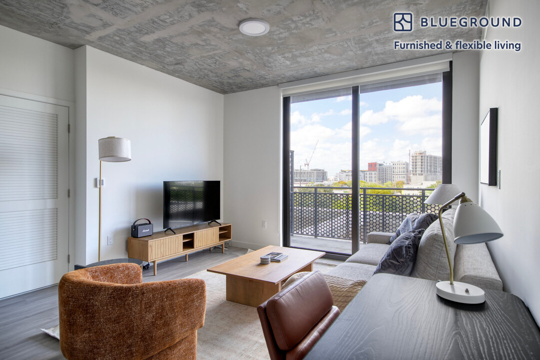 23 NE 17th Ter in Miami, FL - Building Photo
