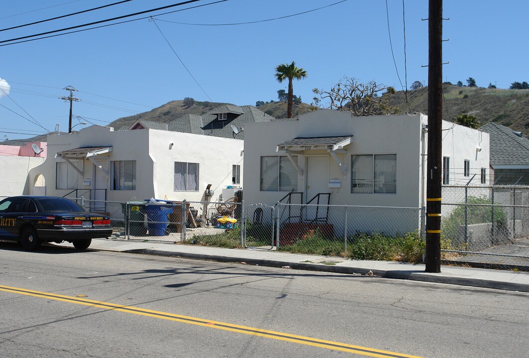 332-336 N Olive St in Ventura, CA - Foto de edificio