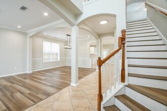 815 Robins Way in Stafford, TX - Building Photo - Building Photo