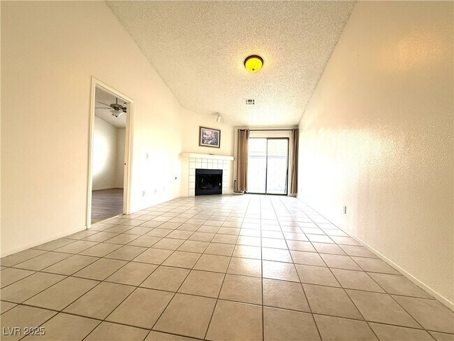 320 Crosswind Way in Las Vegas, NV - Building Photo - Building Photo