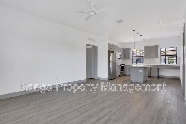 630 NE 14th Ct in Fort Lauderdale, FL - Foto de edificio - Building Photo