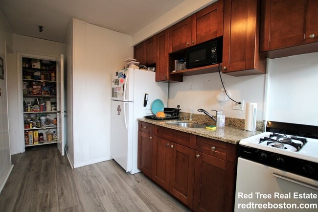 1999 Commonwealth Ave in Boston, MA - Building Photo - Building Photo