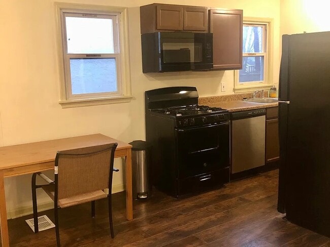 201 Deptford Rd in Glassboro, NJ - Building Photo - Building Photo