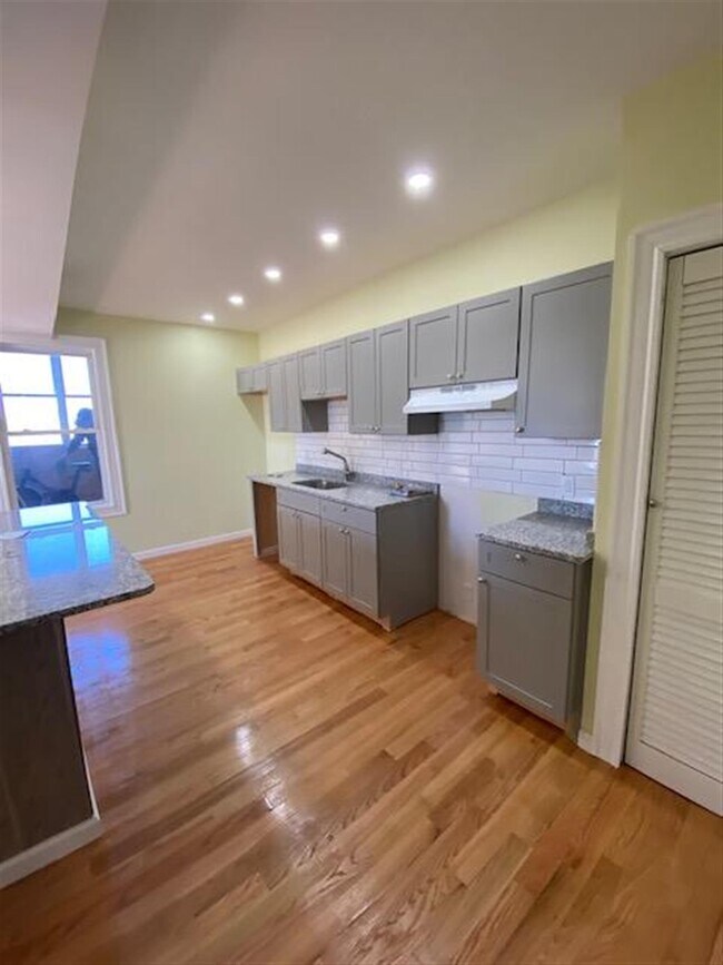 289 Windsor St, Unit 1