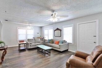 1982 Santos St in Abilene, TX - Building Photo - Building Photo