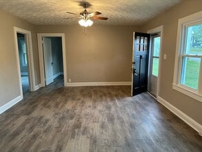 220 Lake St in Greeneville, TN - Building Photo - Building Photo