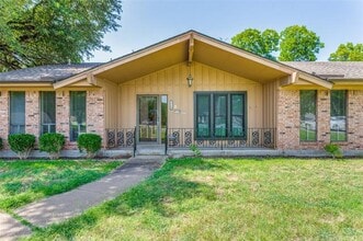 1119 W Westhill Dr in Cleburne, TX - Building Photo - Building Photo