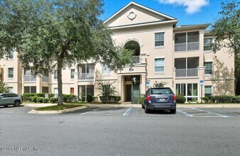 8601 Beach Blvd in Jacksonville, FL - Building Photo - Building Photo