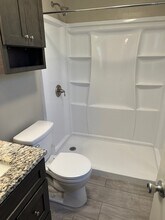 37 Brewster Rd, Unit 37B in Glastonbury, CT - Building Photo - Building Photo