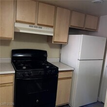 1830 N Pecos Rd in Las Vegas, NV - Building Photo - Building Photo