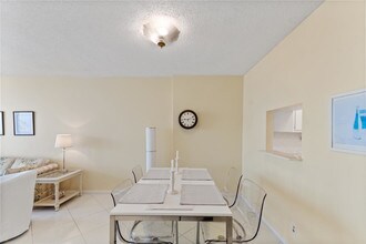 3540 S Ocean Blvd-Unit -805 in South Palm Beach, FL - Foto de edificio - Building Photo