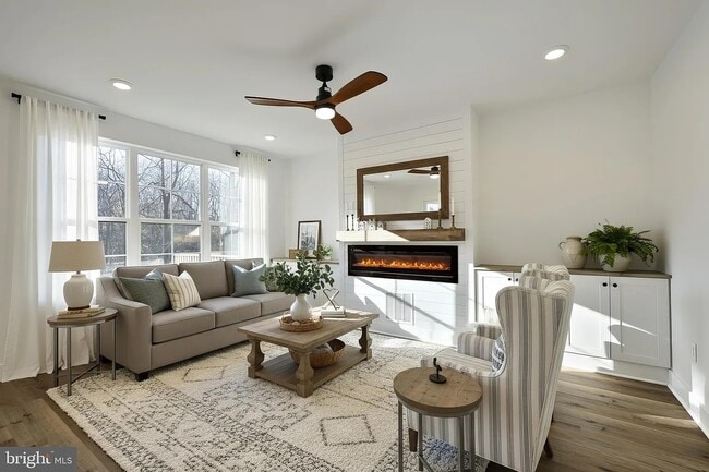 1024 Trinity Rd in York, PA - Foto de edificio - Building Photo