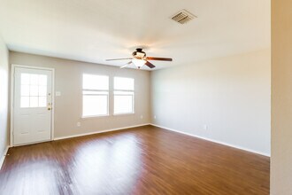 1411 Dakota Trail in Krum, TX - Building Photo - Building Photo