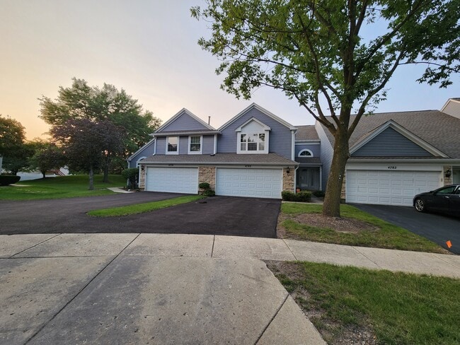 4780 Amber Cir in Hoffman Estates, IL - Building Photo - Building Photo
