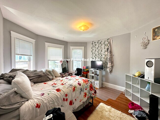 9 Taft St, Unit 3 in Boston, MA - Building Photo - Building Photo