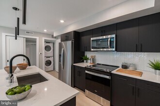 6604 Ridge Ave, Unit 403 in Philadelphia, PA - Building Photo - Building Photo